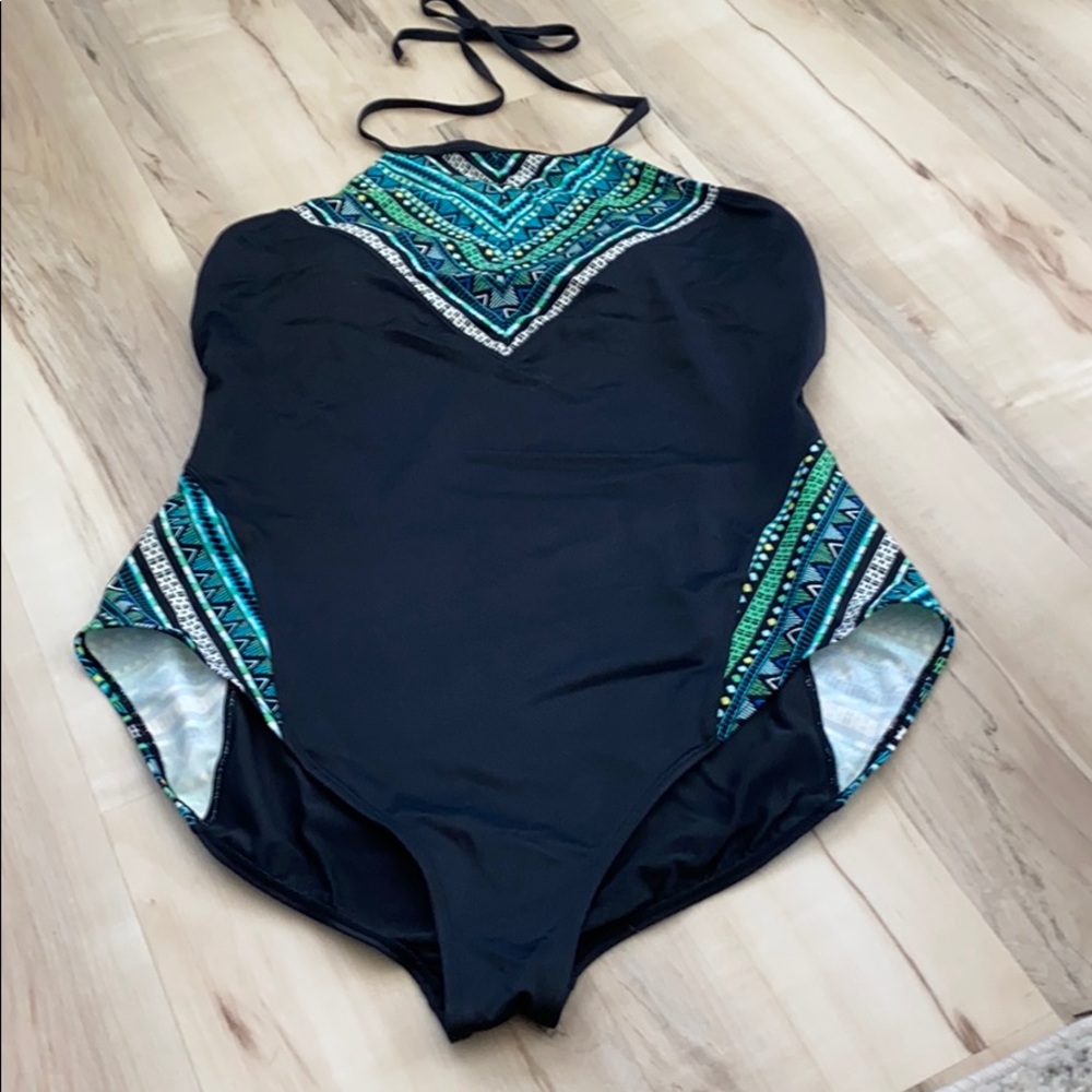 EUC Women’s Beach Betty One Piece Suit Size XL